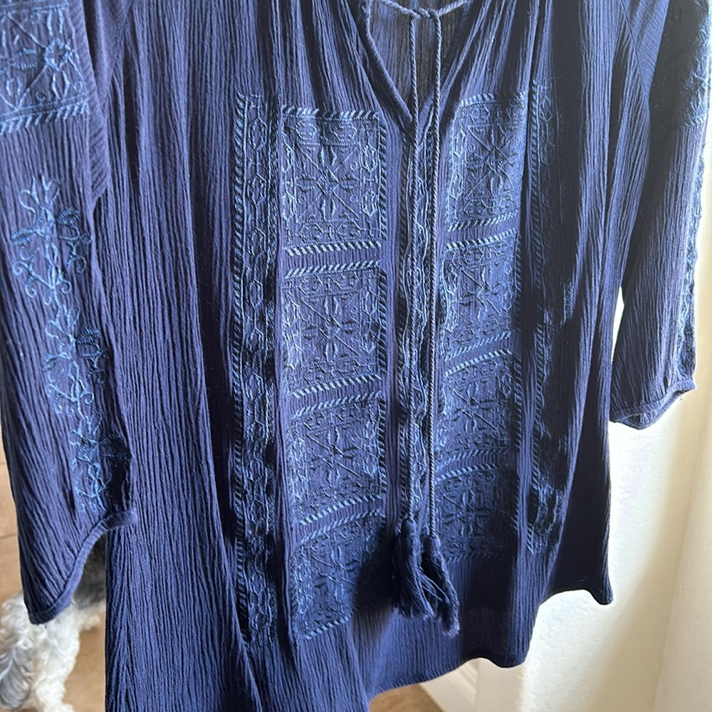 Solitaire Embroidered Navy Top - Picture 2 of 7